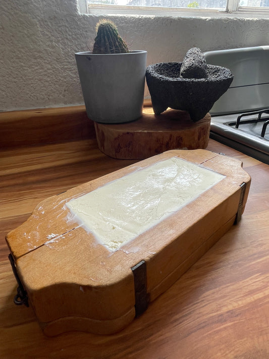 Mantequilla de mesa hecha a mano, molde antiguo con vaca 440g